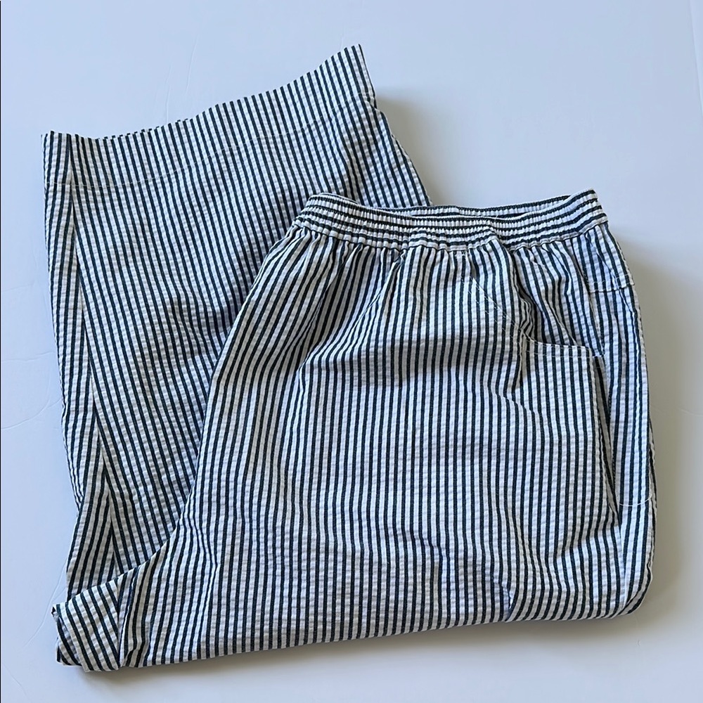 Quacker Factory Black and White Striped Capris